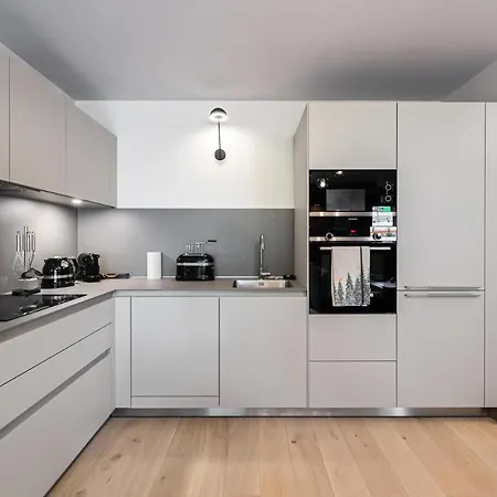 Stallion B - 5 Pieces Pour 8 Personnes 544 Apartment